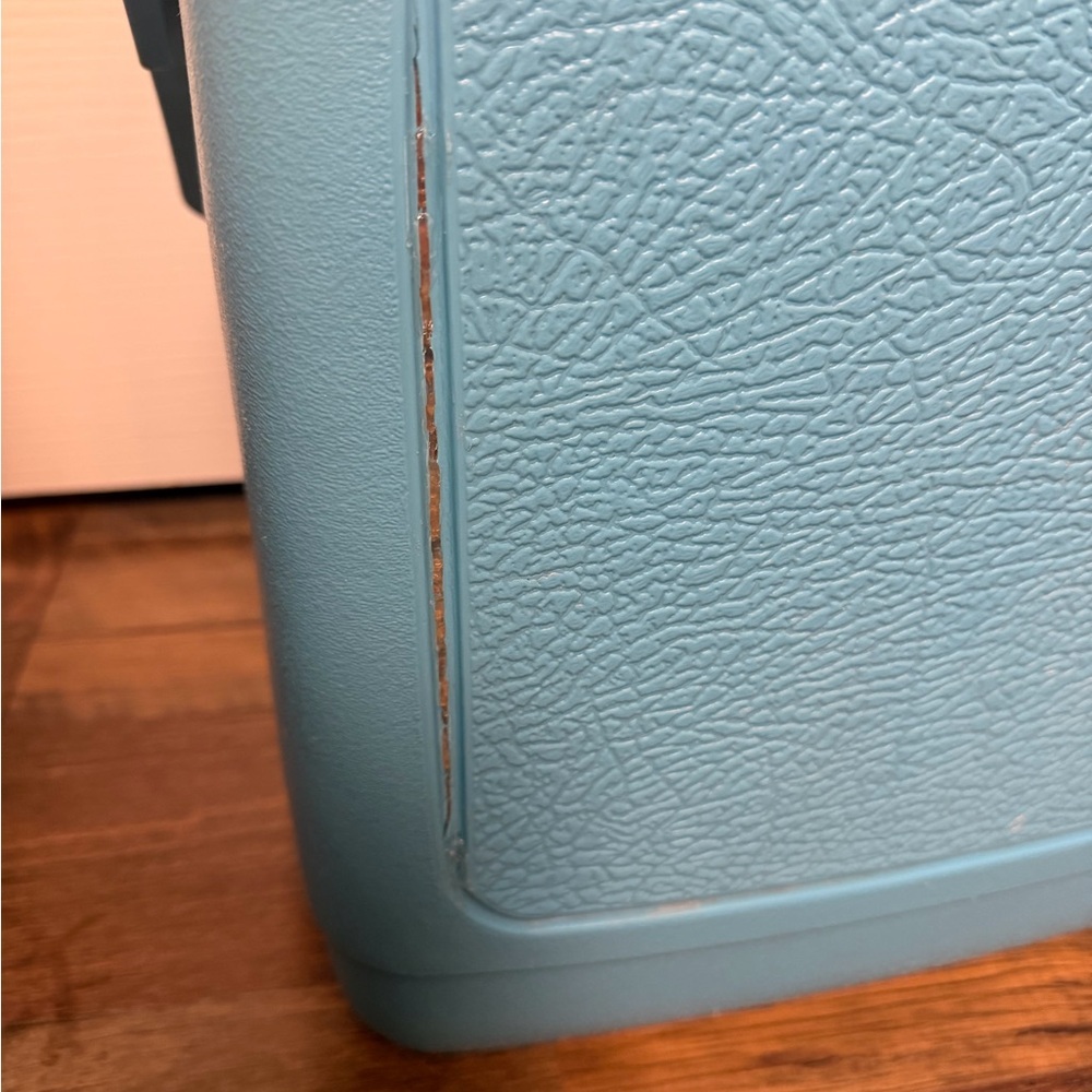 Legend 24 IGLOO Cooler Ice
Chest Barbie Tiffany Blue 1987/88
VINTAGE - Picture 4 of 10